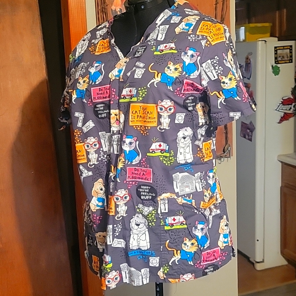 Scrub top